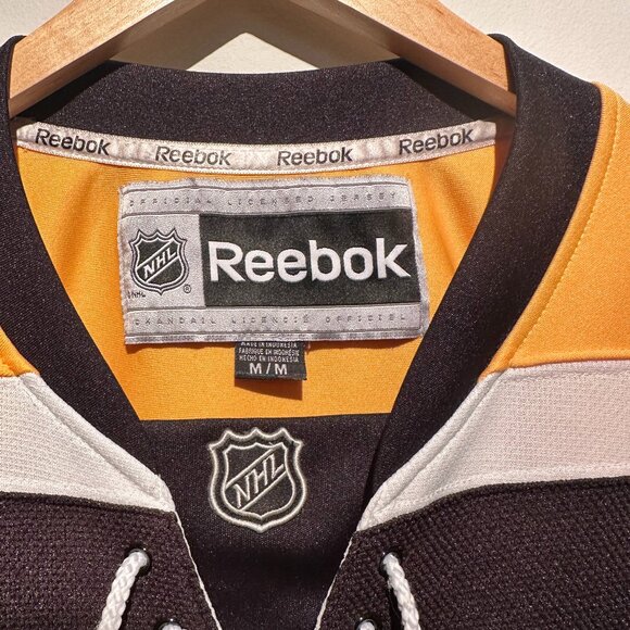 Reebok NHL Men's Medium Boston Bruins Hockey Players Jersey - Picture 3 of 5